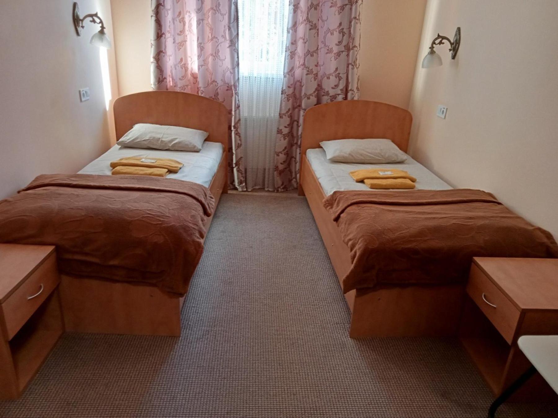 לבוב Hostel Iskra מראה חיצוני תמונה